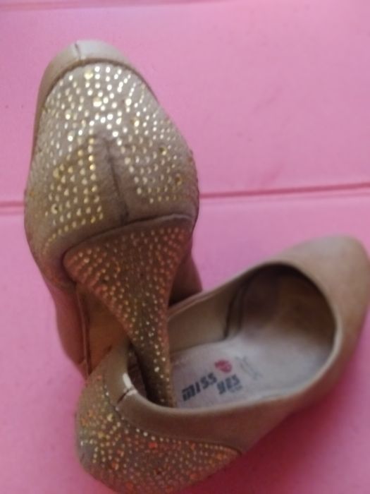 Sapatos cerimónia 37