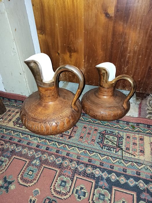 Potes antigos castanhos