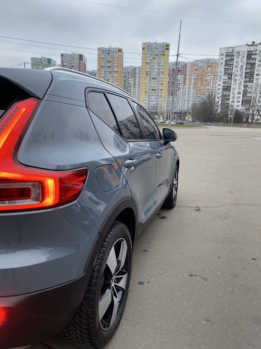 VOLVO XC40 T5 Momentum