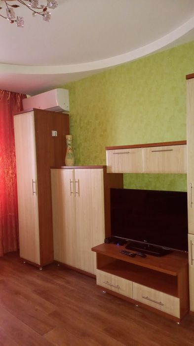 Комфортна 1-к. ТРЦ Дніпро-Плаза Wifi Оптоволокно Кондиціонер Бойлер 80л Чеки ФОП 3 група