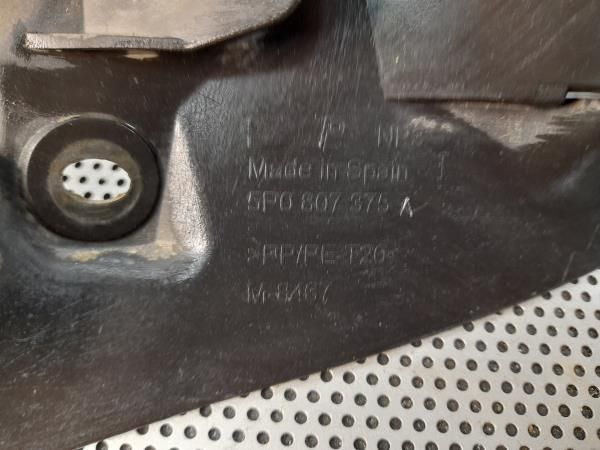 Guia de pára-choques trás direita SEAT Altea (5P1)