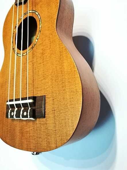 Mellow UKS-AMH solid top - elektroakustyczne ukulele sopranowe UKS AMH