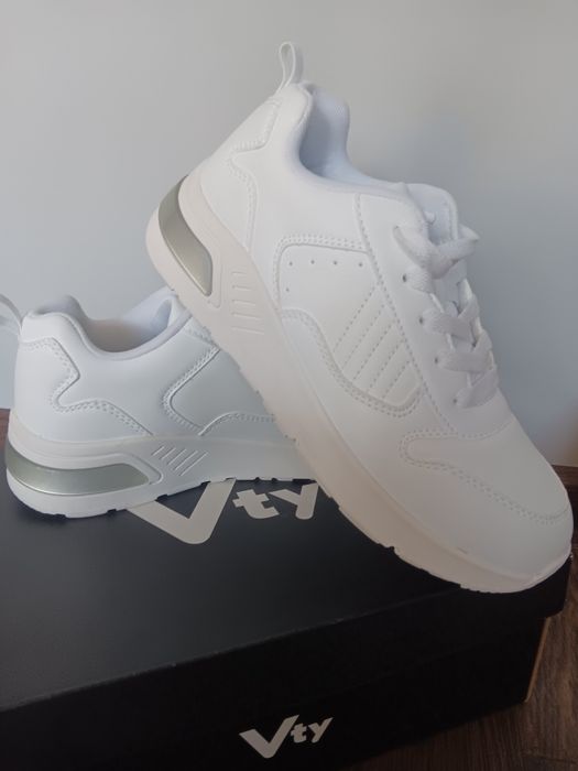 Nowe sneakersy rozmiar 39