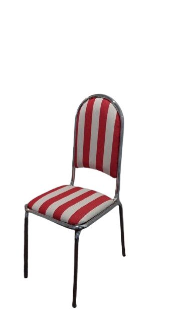 Vende-se cadeiras riscas vermelhas e brancas