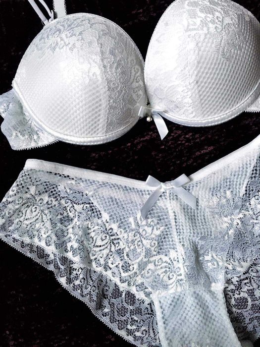 Biustonosz push-up 75b komplet erotyczny koronka biały