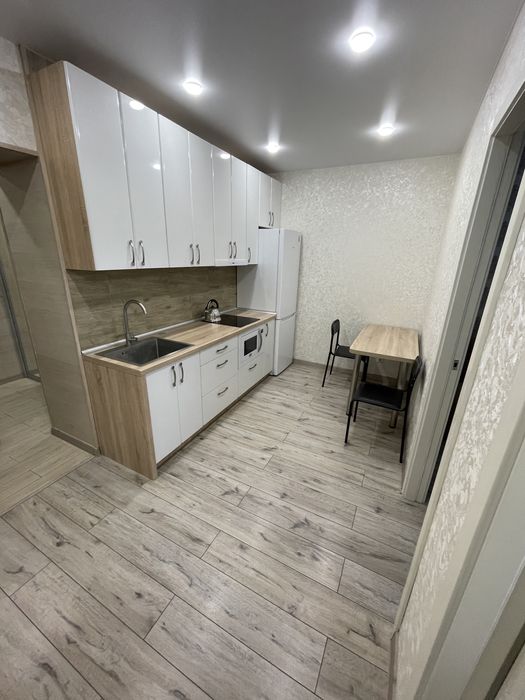 Квартира 2-ка  посуточно  на Мира Метро Индустриальная Новострой