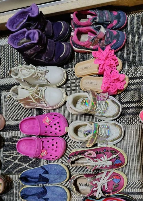 Взуття для дівчинки