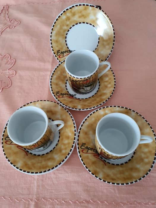 Elegante conjunto de 3 chávenas de café e Pires
