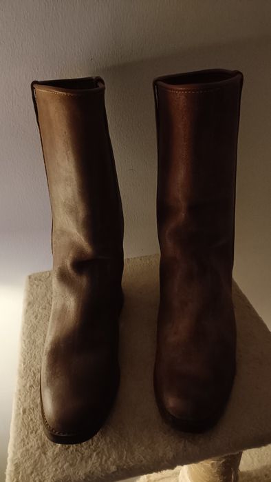 Botas de Cano Alto em Pele com Sola em Couro