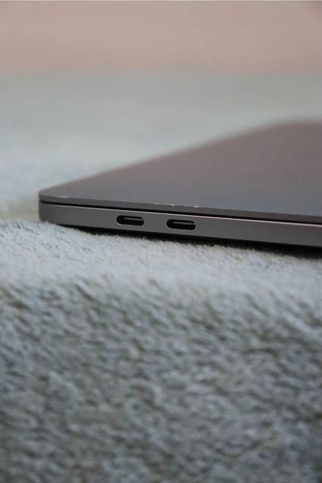 MacBook Pro 13, 2020, Apple M1, 8GB RAM