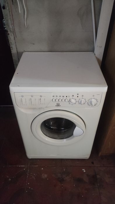 Пральна машина indesit