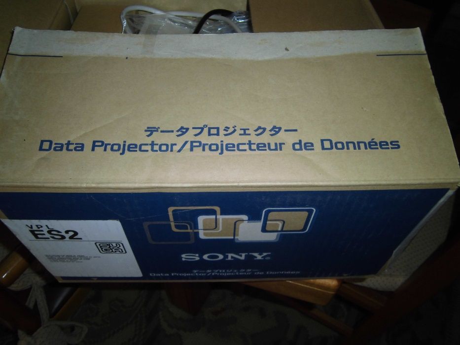 Projector de vídeo SONY VPL ES2