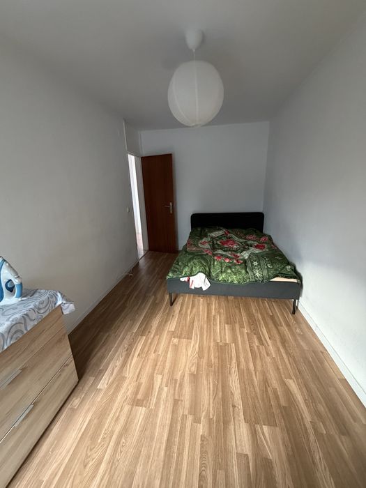 Quarto para arrendar Av General Humberto Delgado 18