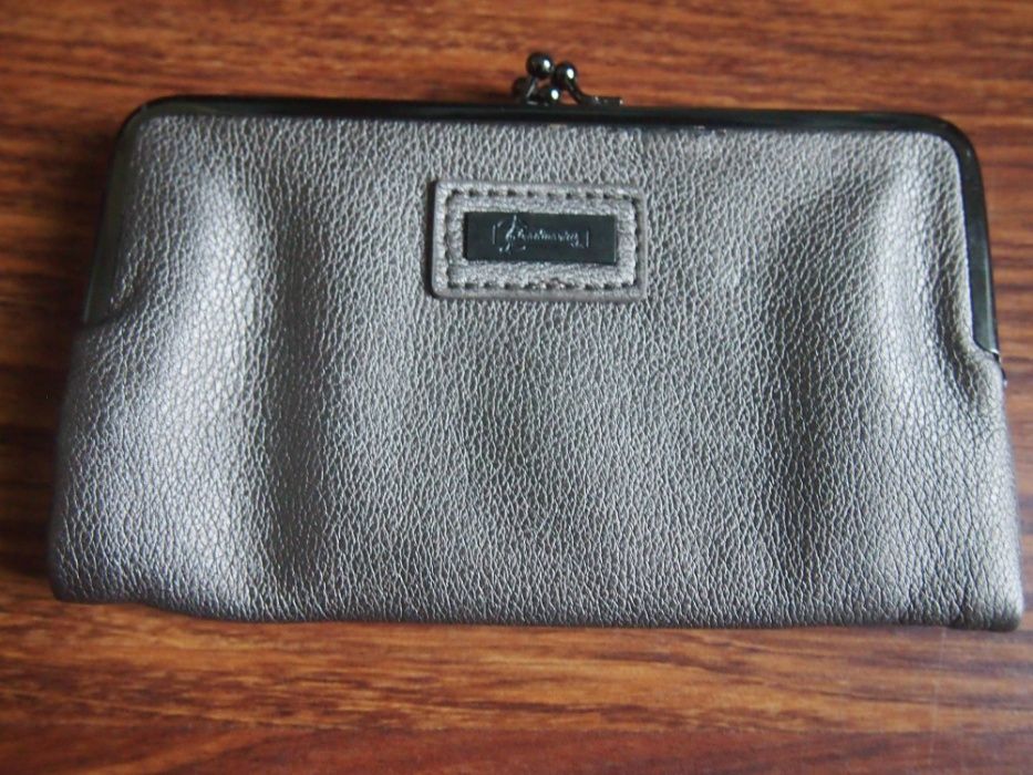 Carteira porta moedas e documentos Stradivarius