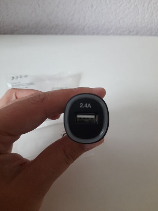 Ładowarka samochodowa nowa