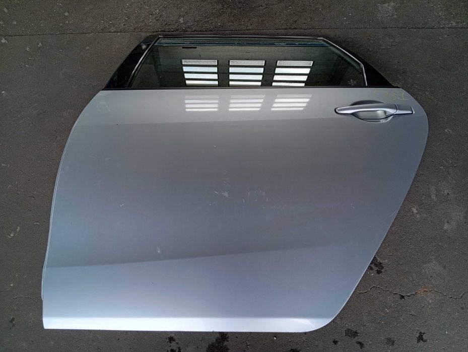 Drzwi lewe tylne Mitsubishi Grandis Nr.39
