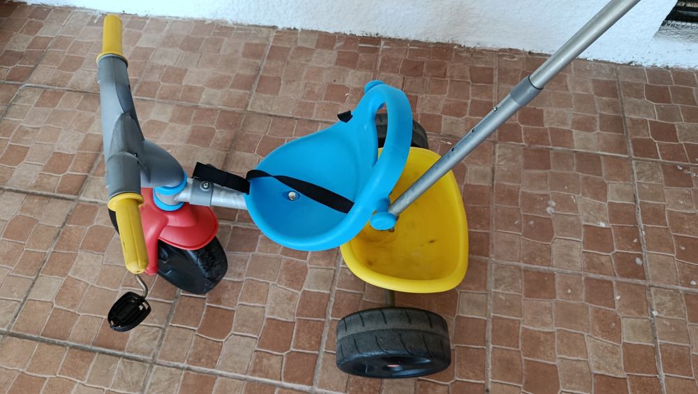 Triciclo infantil