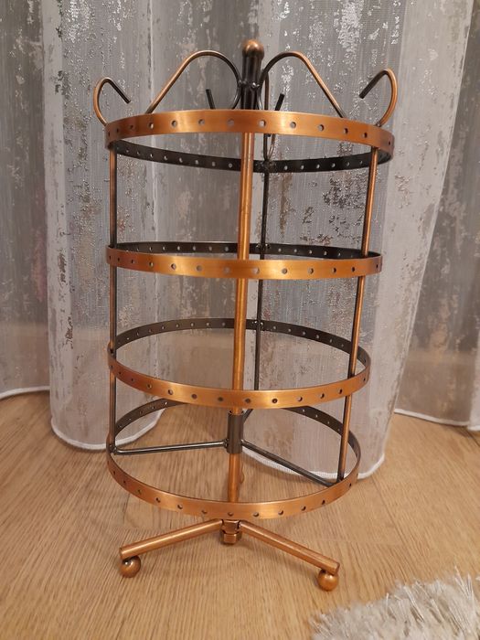 Obrotowy stojak na kolczyki