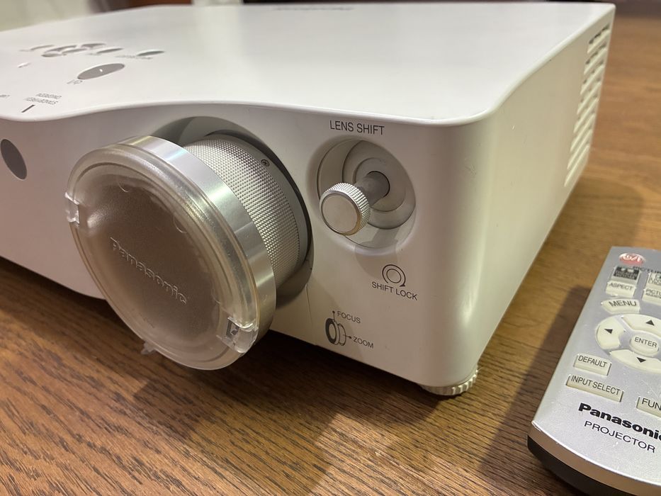 Projektor LCD Panasonic PT-AX200E biały HD