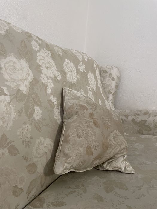 Sofa Vintage bege e branco