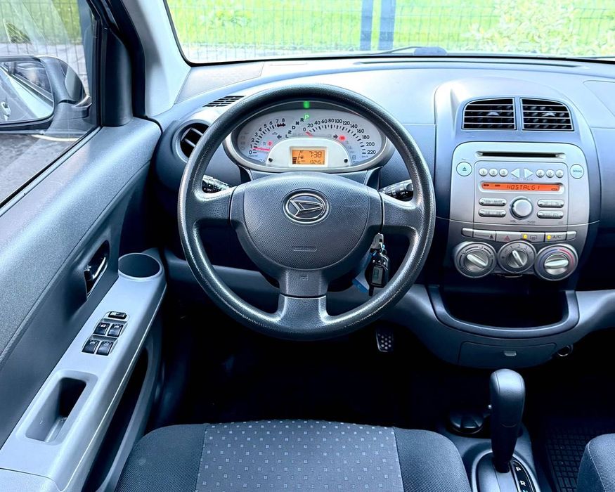 Продаж Daihatsu Sirion
