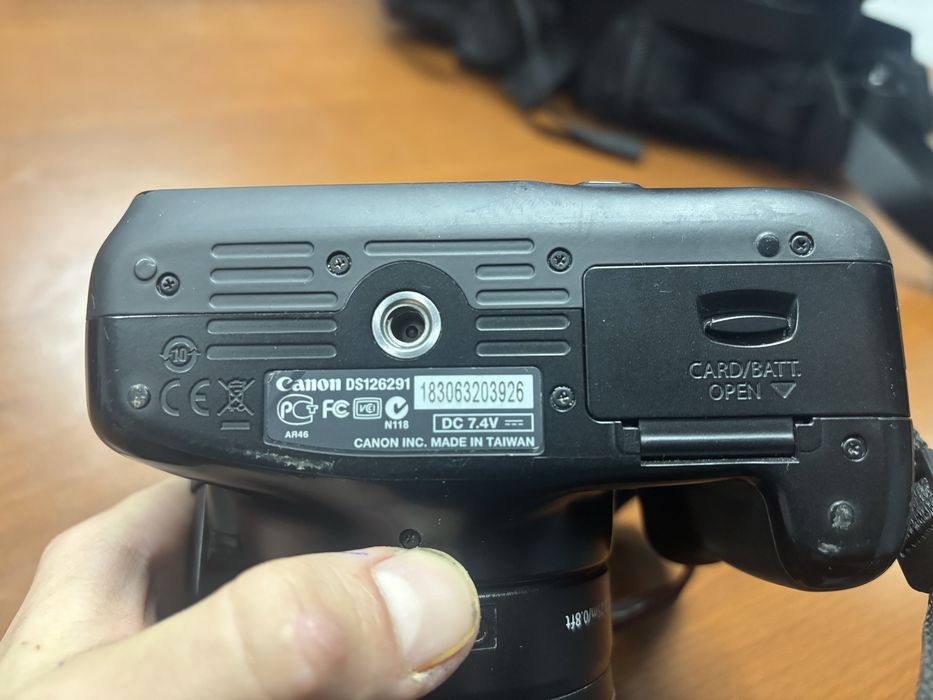 Фотоапарат Canon EOS 1100d