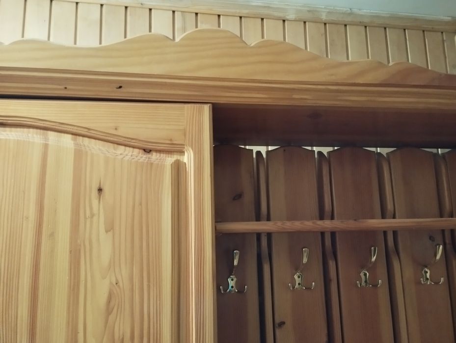 Передпокій з натурального дерева