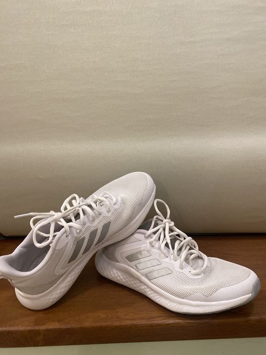 Кросівки Adidas v