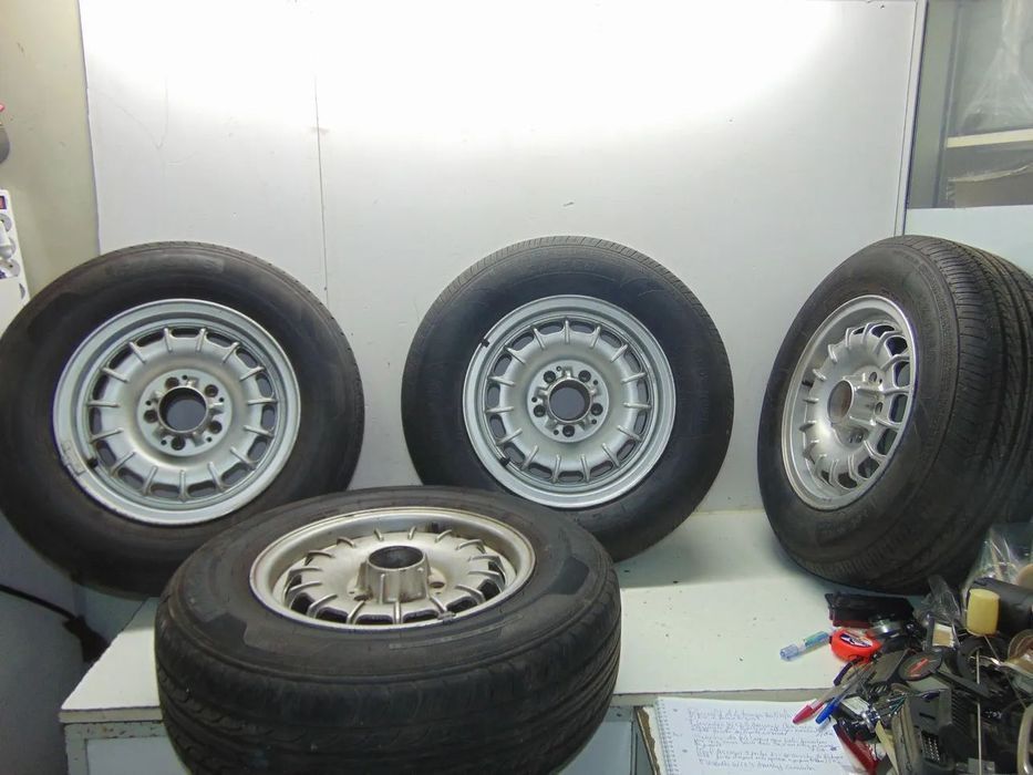 Mercedes W123/114/115 jantes especiais " usado em bom estado