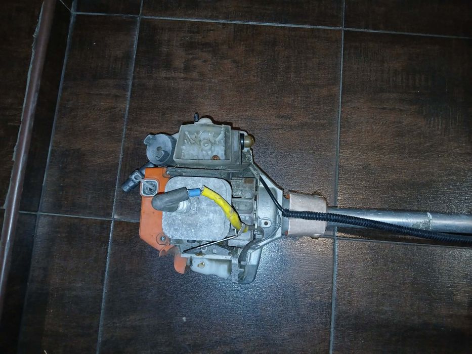 Husqvarna 323R pomarańczowa