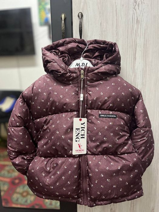 Куртка децкая размер 100 новая  для девочки