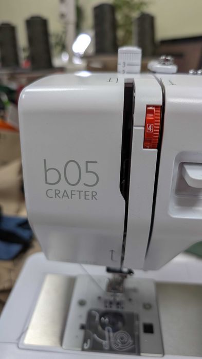 Швейна машина Bernette b05 Crafter