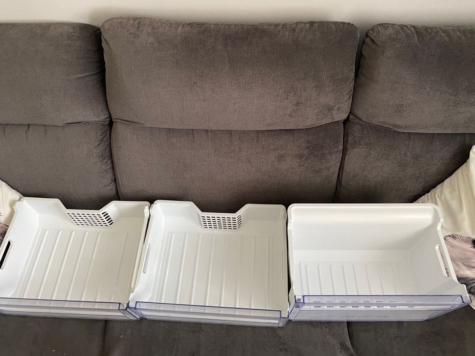 Dolna szuflada i półki do zamrażalnika lodówki Beko - BCN 130001