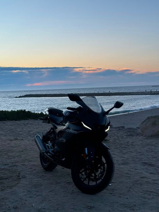 Yamaha YZF-R125 2024 | Akrapovic Titanium | Extras Yamaha e Puig | Carta A1