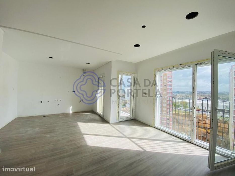 Apartamento T3 no 6.º piso, elevadores e obra concluída em 2025, Santa