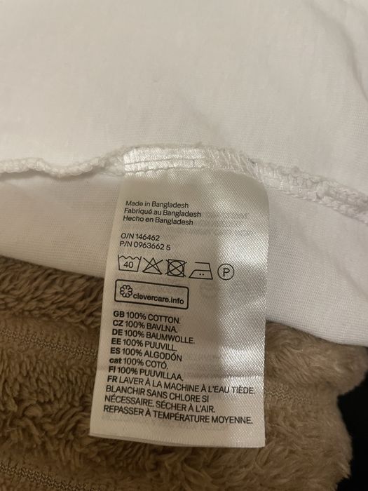 Продам  білу футболку H&M.