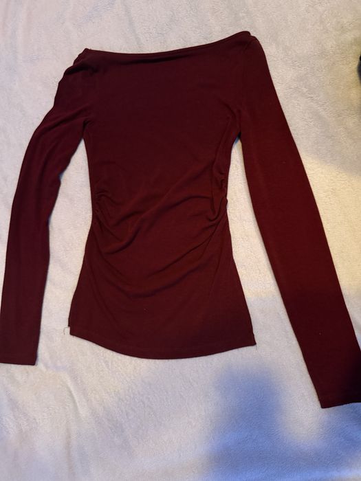 Czerwona Przylegajaca Bluzka z Dlugim Rekawem