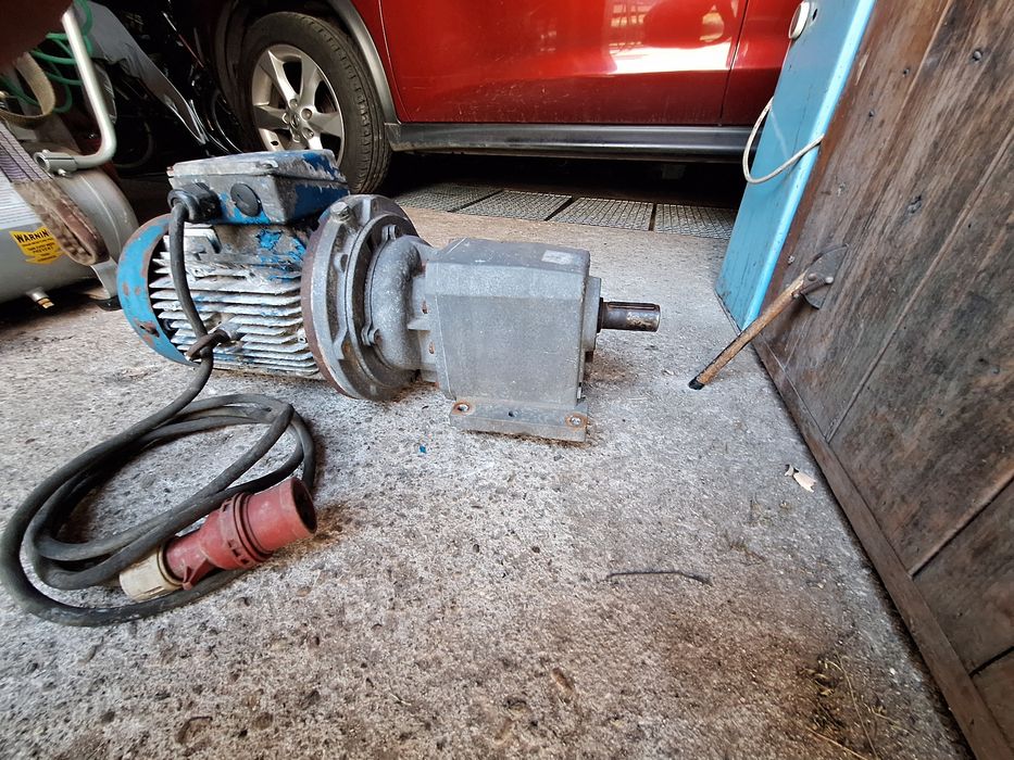 Motoreduktor Przekładnia  4 Kw 410obr/min
