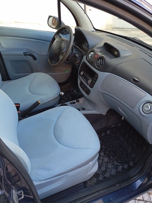 Citroen c3 impecável 2002 sem barulhos nenhum.