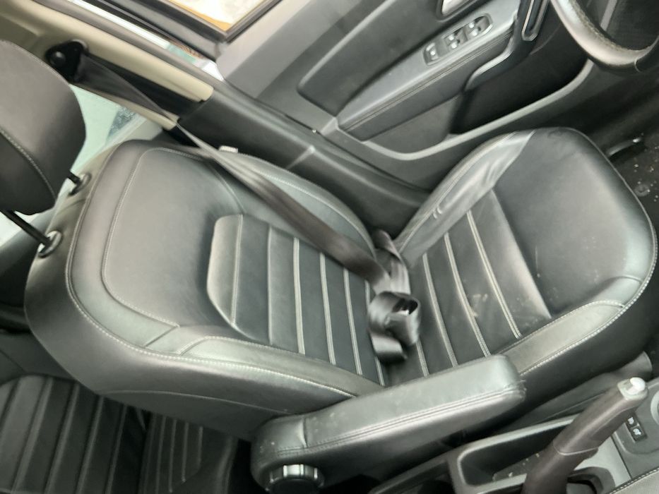 CONJUNTO DE BANCOS COM QUARTELAS DACIA DUSTER ANO 2019