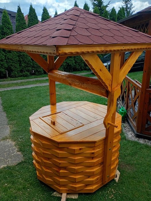 Drewniane zabudowy studni