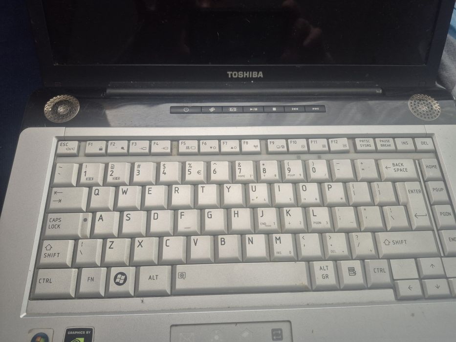 Sprzedam laptop Toshiba