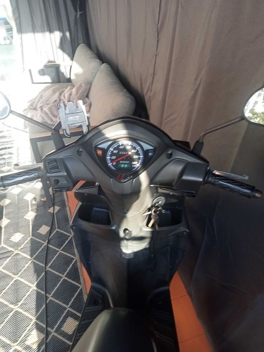 Troco scooter por caravana pequena pra uma pessoa pago a diferença de volta