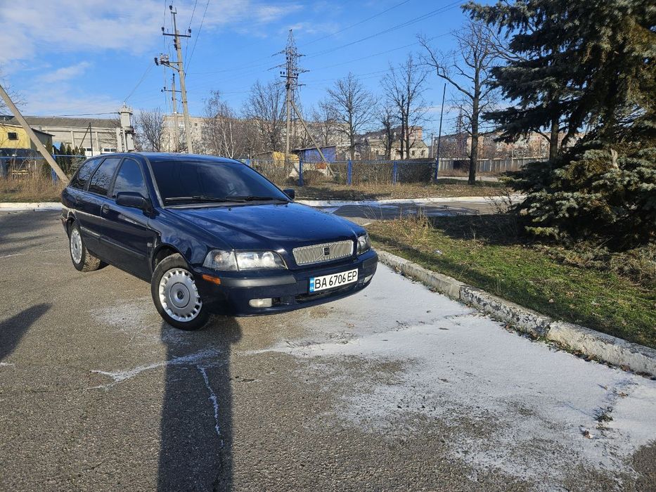 Продам Volvo v40 2003р.