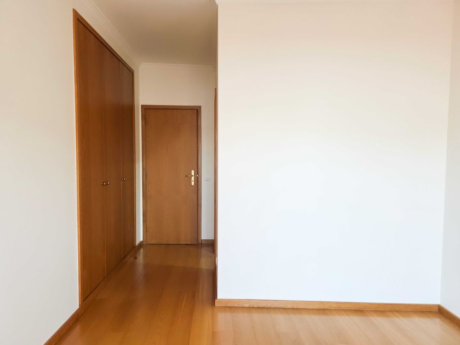T1 com Terraço, Vista Mar e Lugar de Garagem – Santo Ovídio, a 200m do Metro
