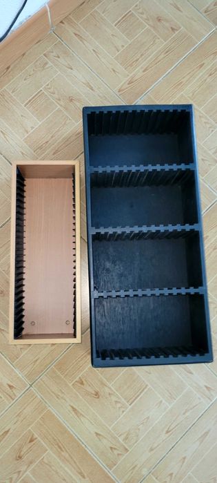 Vendo dois porta CDs64309725376131122