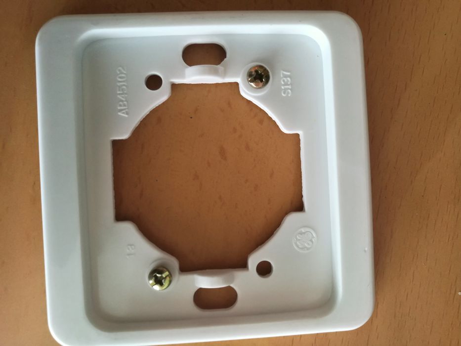 Interruptores Unipolar 137/2 "Série Algarve"