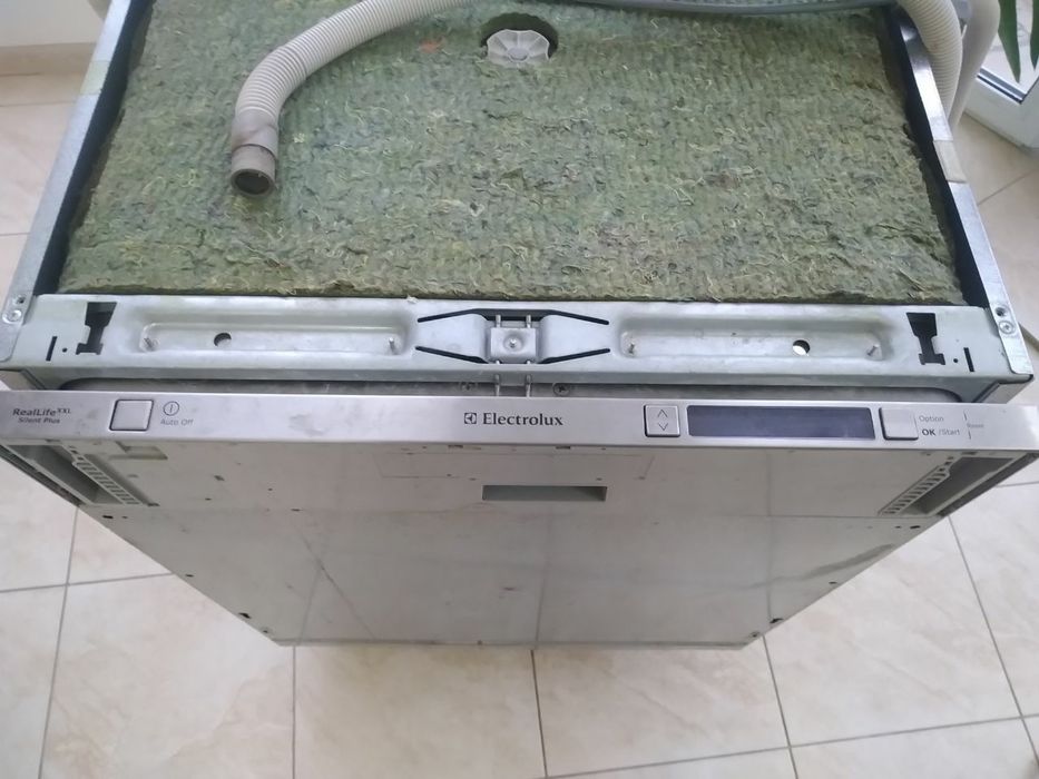 Посудомоечная машина Electrolux на 12 комплектов