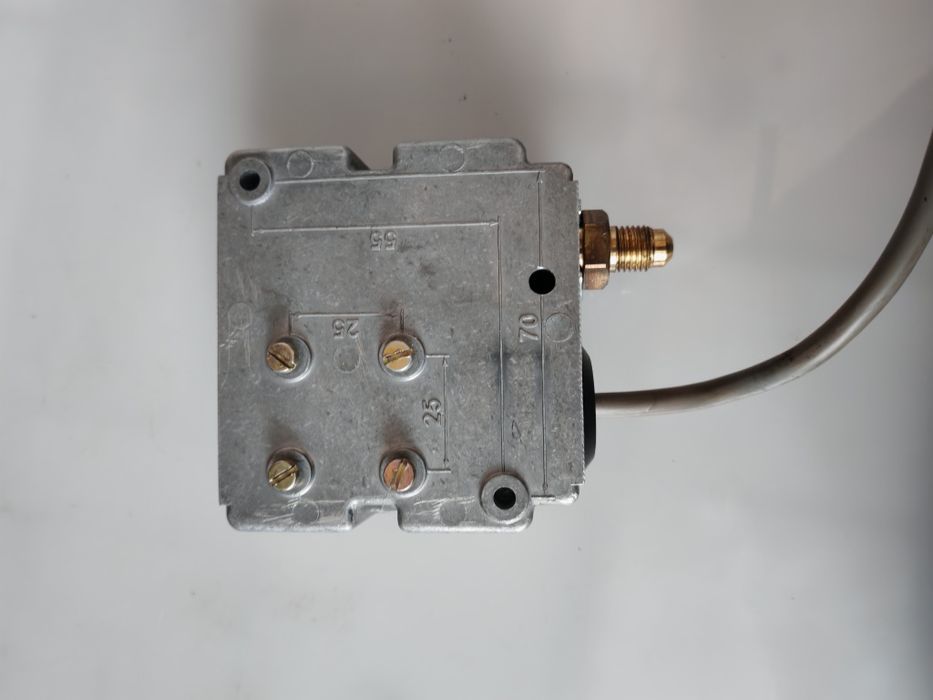 Реле тиску Johnson Controls