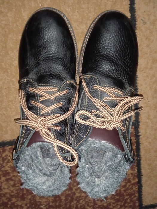 Зимове шкіряне взуття 39 р 25,5- 26 см устілка